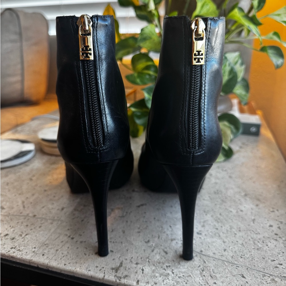 Tory Burch Pacey Cap Toe Leather Ankle Bootie - Picture 4 of 8